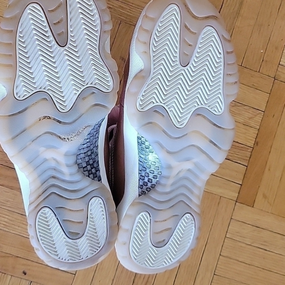 JORDAN 11 Retro Low Rose Gold Women's 9.5 - Picture 5 of 6